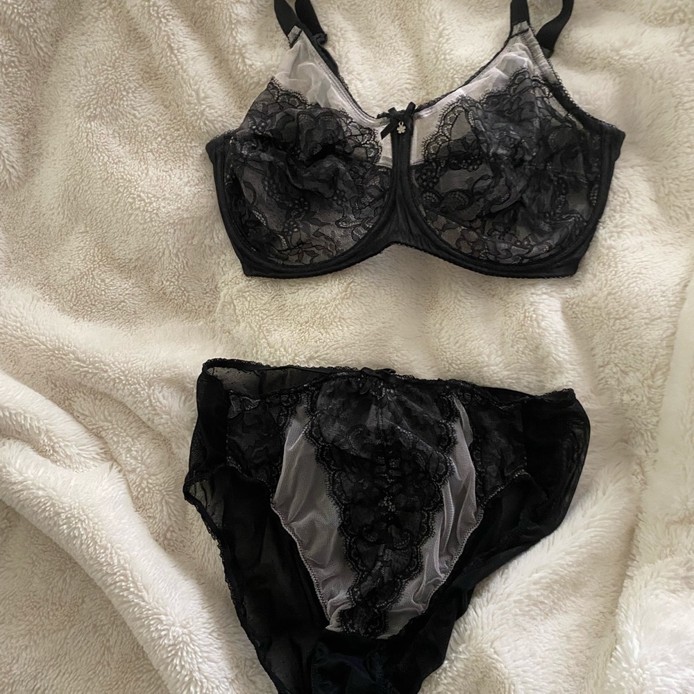Euc Wacoal retro chic 855186 and matching bottoms
